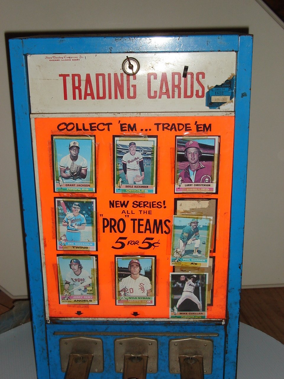 baseball card vending machine