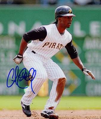 Andrew McCutchen Signs Autograph Contract with Hunt Auctions