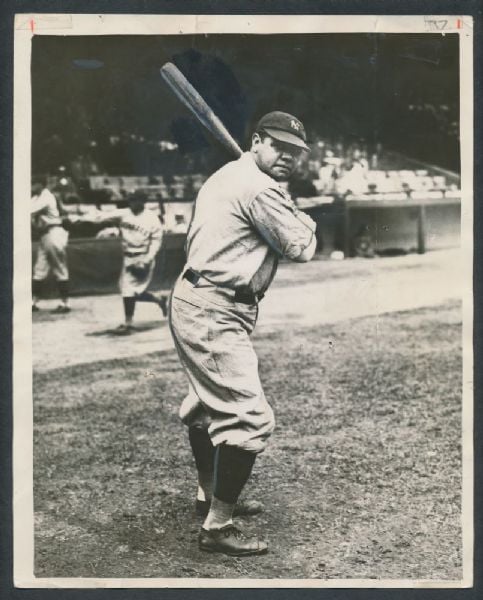 Babe Ruth 1927 posed photograph