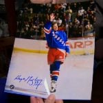 Signed Wayne Gretzky picture