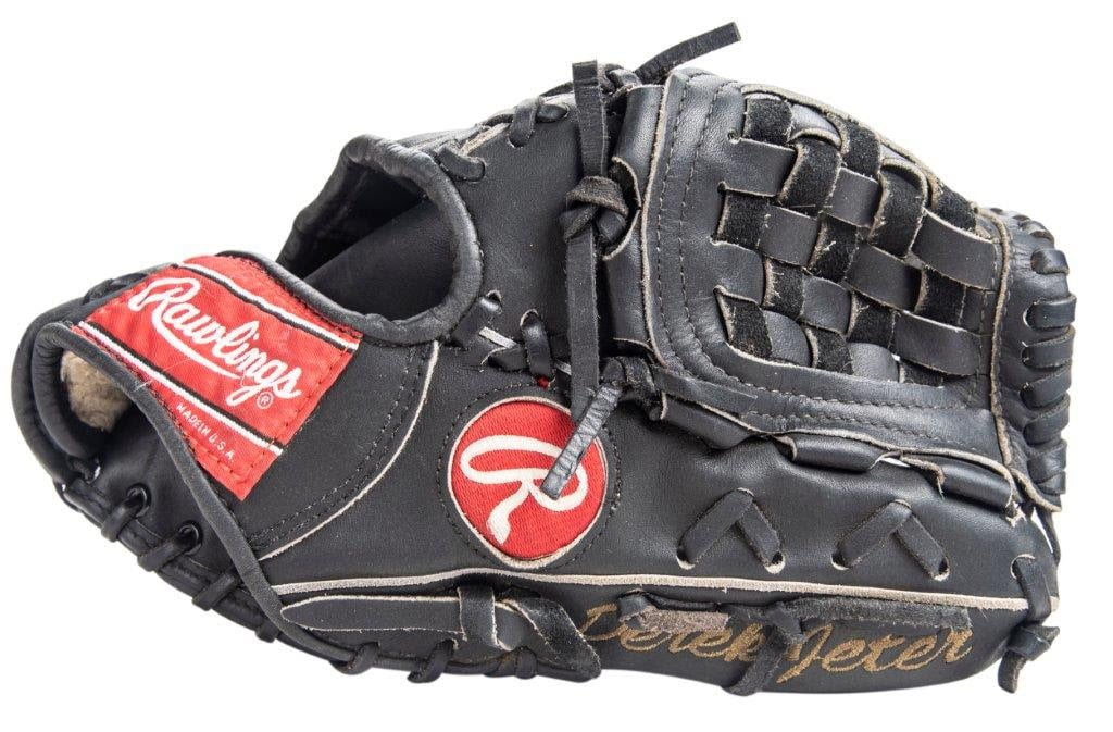 Derek Jeter game used glove