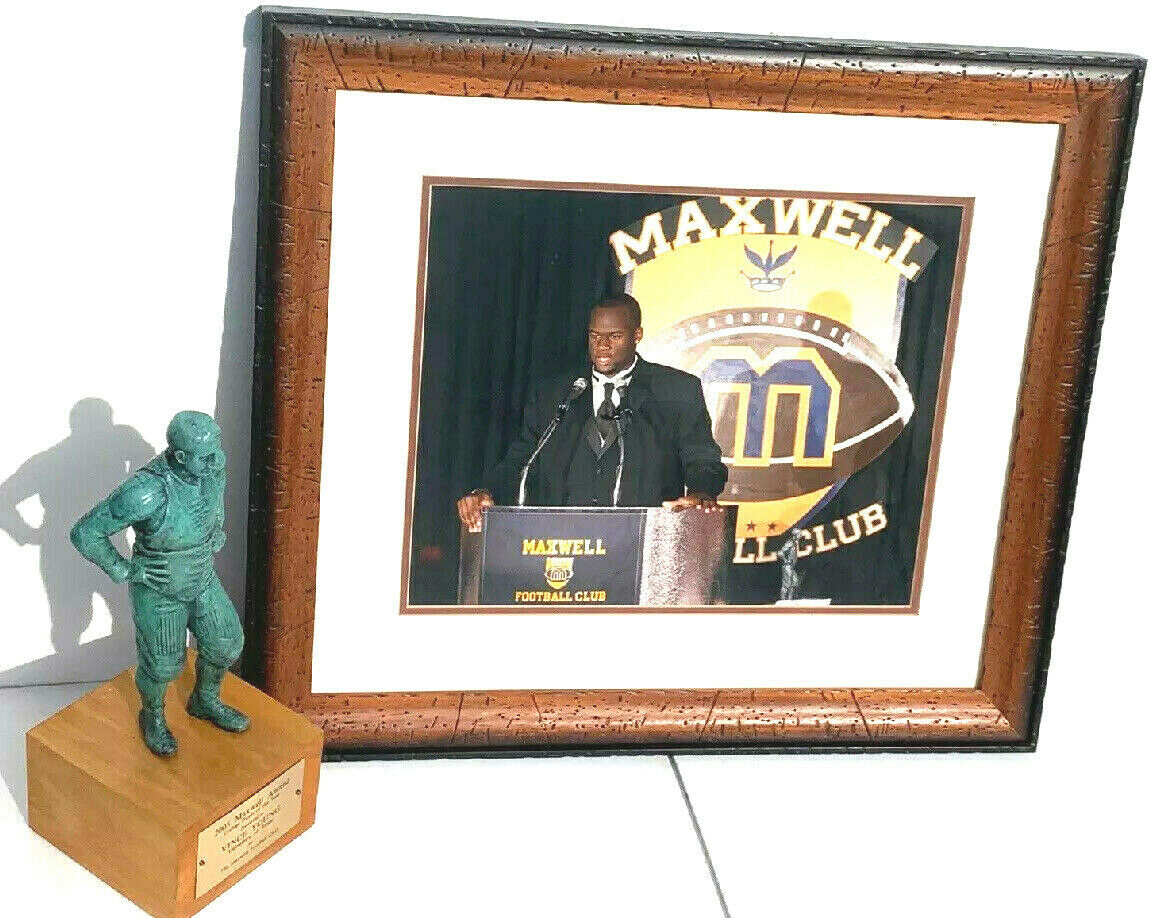 Vince-Young-Maxwell-Award.jpg